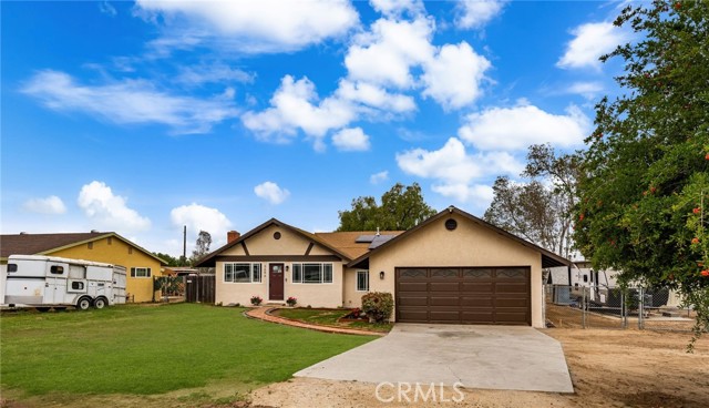 3696 Temescal Avenue, Norco CA: https://media.crmls.org/medias/5b475512-3c83-4b72-80af-f0ba19823841.jpg
