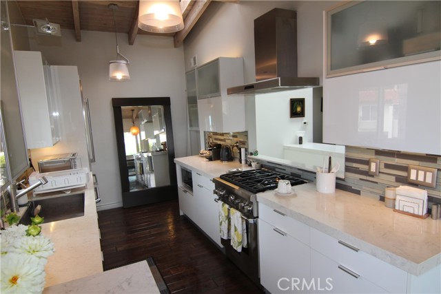 2000 Vista Cajon, Newport Beach CA: https://media.crmls.org/medias/5b47f96c-6a52-418f-a0ee-a954d0eea5a6.jpg