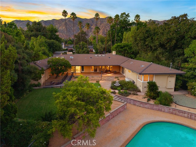 840 W Orange Grove Avenue, Arcadia CA: https://media.crmls.org/medias/5b480d03-58f9-4995-af71-eda501fe454d.jpg