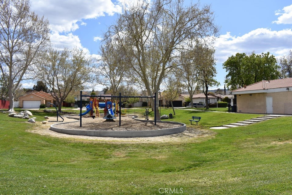 https://media.crmls.org/medias/5b481ab2-af56-4eea-a250-e2b956a98030.jpg?preset=X-Large