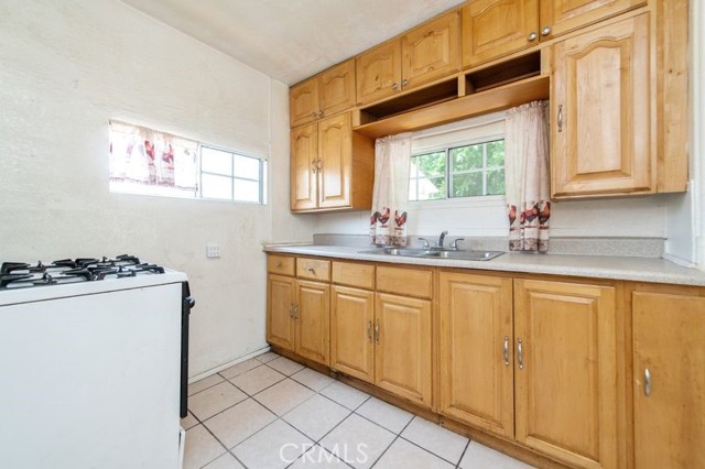 329 N Bushnell Avenue, Alhambra CA: https://media.crmls.org/medias/5b48a943-ff29-417f-9256-4474766e4346.jpg