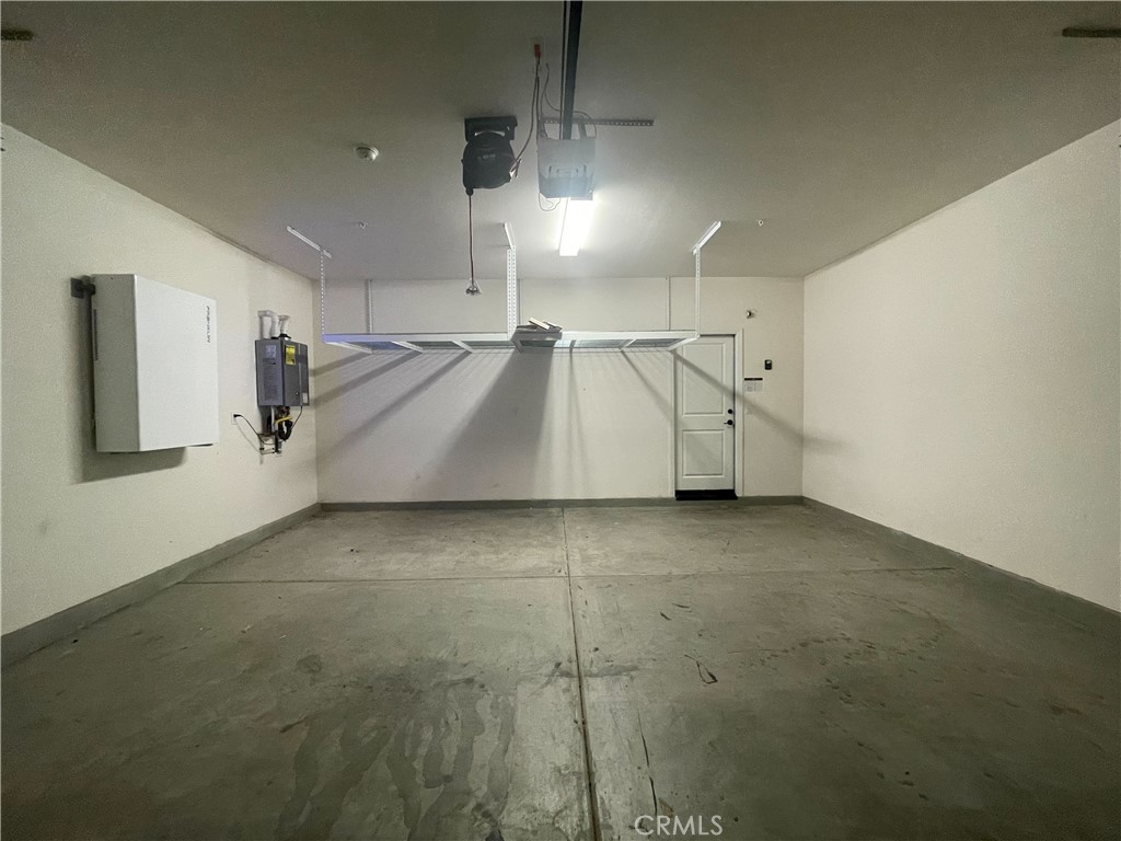 https://media.crmls.org/medias/5b49786e-038a-407a-8482-092bf4cef610.jpg?preset=X-Large