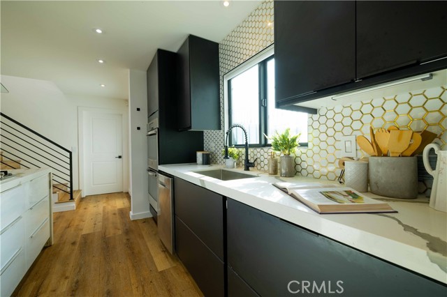 Detail Gallery Image 12 of 50 For 4300 Camello Rd, Woodland Hills,  CA 91364 - 4 Beds | 2/1 Baths