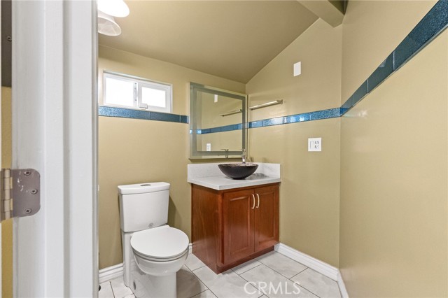 Detail Gallery Image 7 of 38 For 8558 11th, Downey,  CA 90241 - 4 Beds | 3/1 Baths