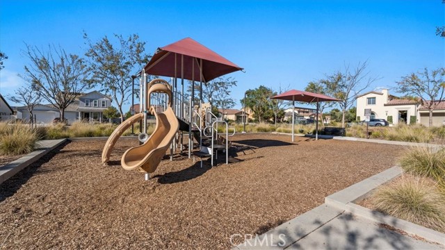 Detail Gallery Image 33 of 44 For 1672 Milford Way, Beaumont,  CA 92223 - 4 Beds | 3 Baths