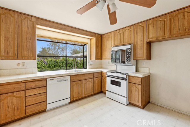 Detail Gallery Image 10 of 41 For 2202 Mont Blanc Cir, Placentia,  CA 92870 - 4 Beds | 2/1 Baths