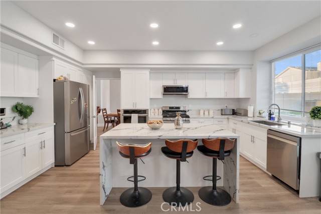 Detail Gallery Image 16 of 50 For 21540 Calle Monaco, Moreno Valley,  CA 92557 - 4 Beds | 3 Baths