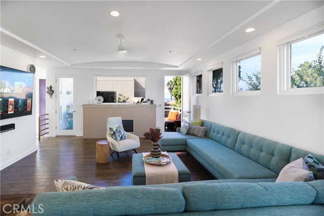 2917 Vista Drive, Manhattan Beach, California 90266, 3 Bedrooms Bedrooms, ,3 BathroomsBathrooms,Residential,Sold,Vista,SB21221860