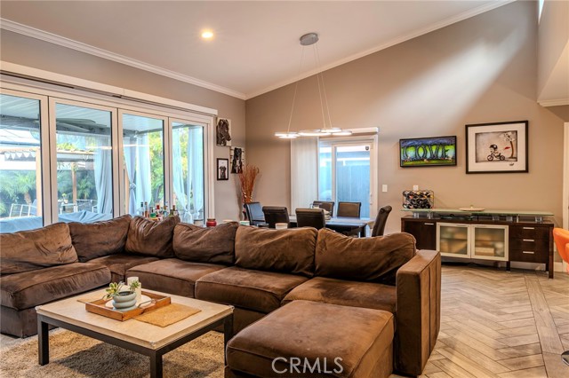 Detail Gallery Image 9 of 51 For 6841 E Bacarro, Long Beach,  CA 90815 - 4 Beds | 3 Baths