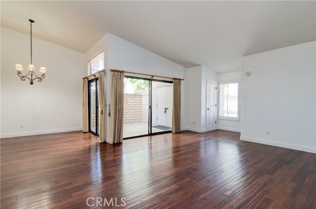 8566 Fallbrook Circle, Huntington Beach CA: https://media.crmls.org/medias/5b4bc649-5c40-43c8-92c6-bb786411b3f7.jpg