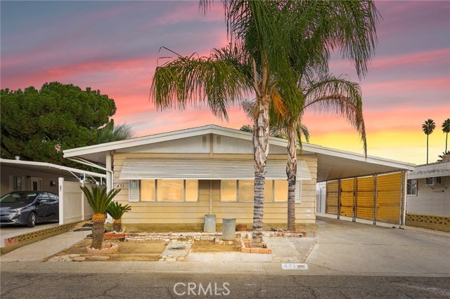 471 Santa Clara Circle, Hemet CA: https://media.crmls.org/medias/5b4be768-9697-4df0-94f5-3d5451d464fe.jpg