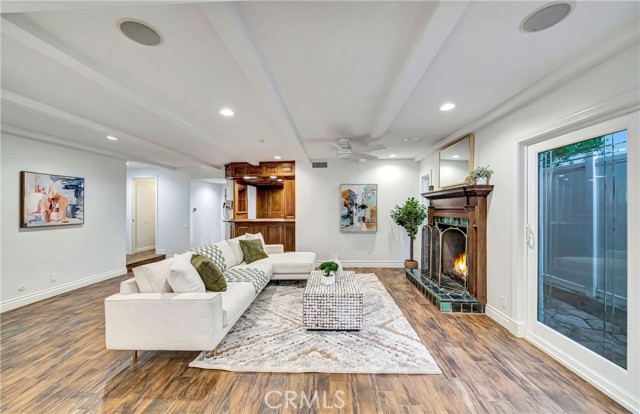 23216 Park Esperanza, Calabasas CA: https://media.crmls.org/medias/5b4beb5c-1b8b-4bf0-8687-7a23ec84fb0a.jpg