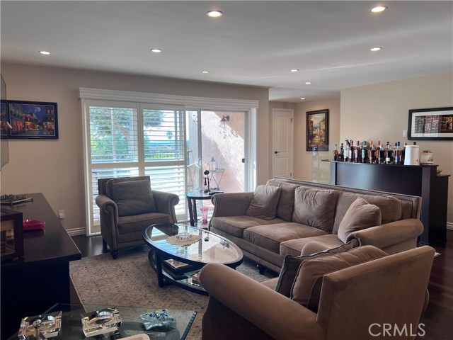 Detail Gallery Image 10 of 38 For 7767 via Rosa Maria, Burbank,  CA 91504 - 3 Beds | 2/1 Baths