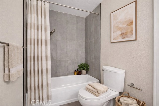Detail Gallery Image 17 of 38 For 4040 via Marisol #120,  Highland Park,  CA 90042 - 2 Beds | 2 Baths
