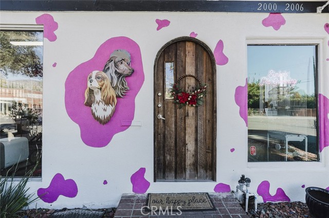 2006 E Foothill Boulevard, Pasadena CA: https://media.crmls.org/medias/5b4d75b2-35ba-4d71-9629-be1d6401bd63.jpg