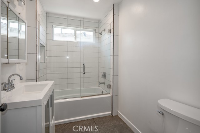 1219 N Lincoln Street, Burbank CA: https://media.crmls.org/medias/5b4ebaa8-3cd3-4785-93b8-48fcebb58f3d.jpg