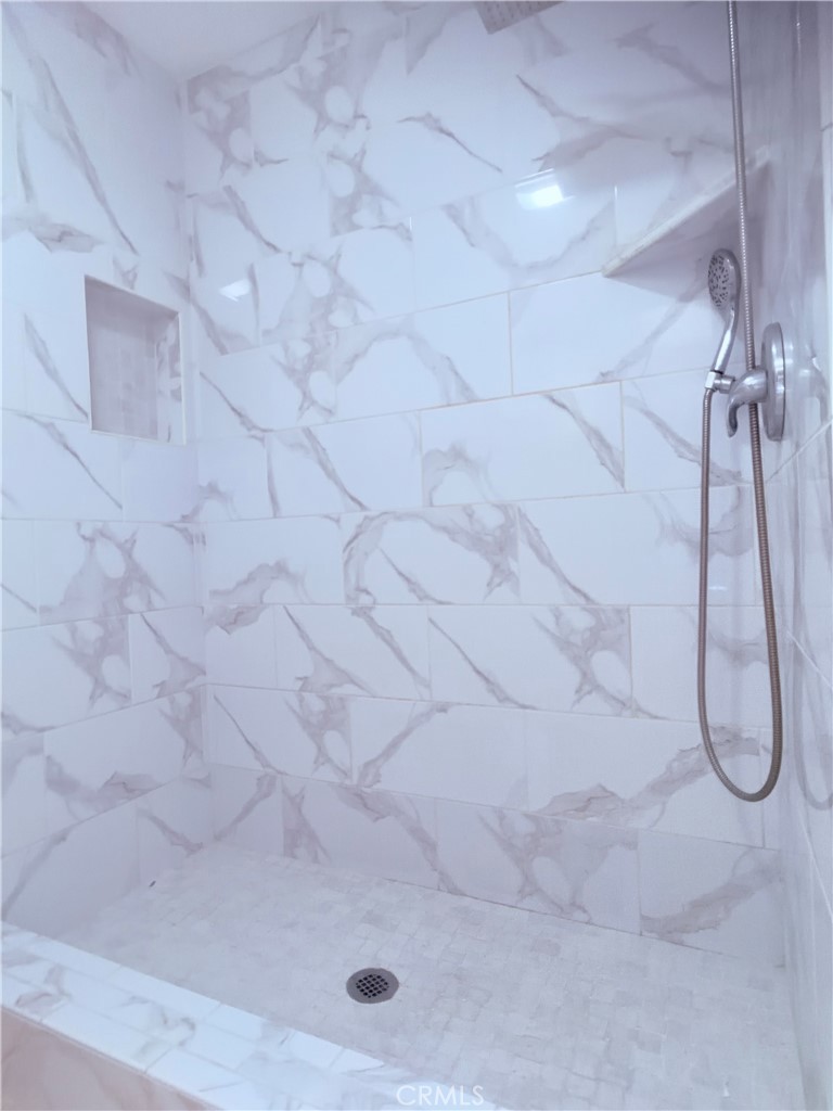 https://media.crmls.org/medias/5b501d13-e121-4c07-9ba4-bff9cad893e5.jpg?preset=X-Large