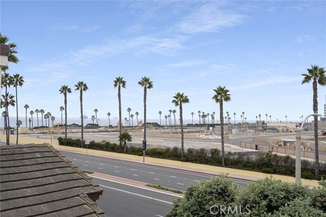 Detail Gallery Image 34 of 49 For 214 Goldenwest St, Huntington Beach,  CA 92648 - 3 Beds | 3/1 Baths