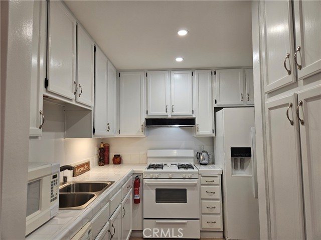 Detail Gallery Image 7 of 23 For 6509 Twin Circle #7,  Simi Valley,  CA 93063 - 2 Beds | 1/1 Baths