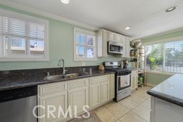 Detail Gallery Image 10 of 29 For 1337 W Gage, Los Angeles,  CA 90044 - 3 Beds | 2 Baths