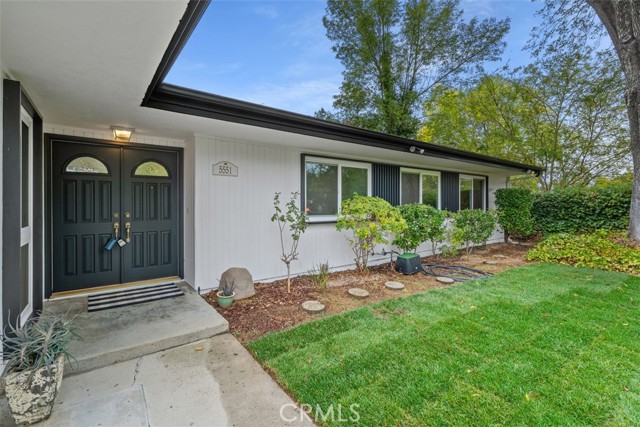 Detail Gallery Image 5 of 27 For 5551 Valerie Ave, Woodland Hills,  CA 91367 - 4 Beds | 2 Baths