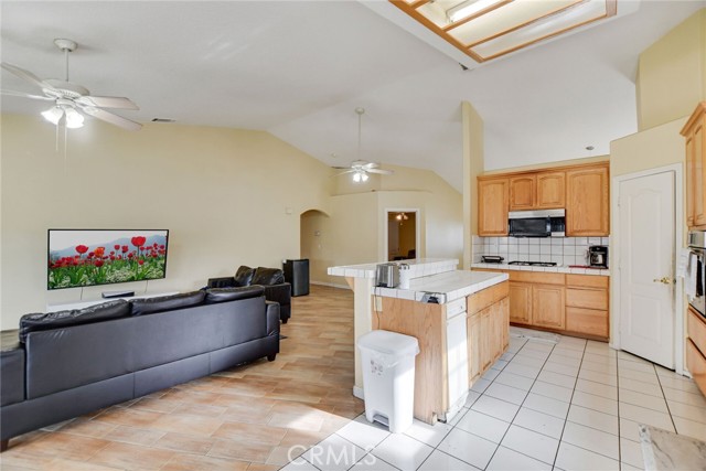 Detail Gallery Image 17 of 50 For 12794 Rain Shadow, Victorville,  CA 92395 - 3 Beds | 2 Baths