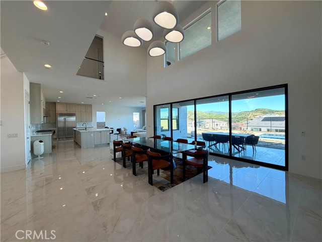 Detail Gallery Image 4 of 34 For 24217 N Corte Profundo, Valencia,  CA 91354 - 5 Beds | 5/1 Baths