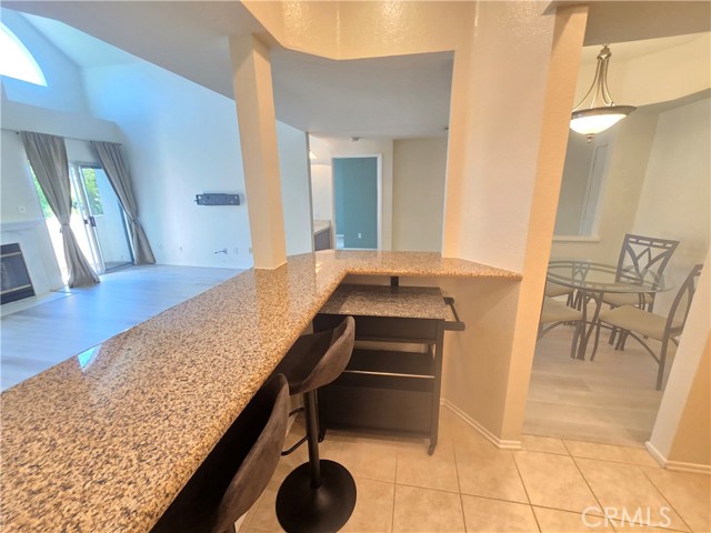 Detail Gallery Image 8 of 26 For 14347 Albers St #301,  Sherman Oaks,  CA 91401 - 2 Beds | 2 Baths