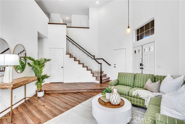 Image 4 of 52 For 32 Arrivo Drive