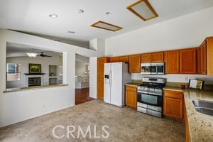 https://media.crmls.org/medias/5b516166-c8b6-4a72-87ae-356c425c6a6c.jpg?preset=X-Large