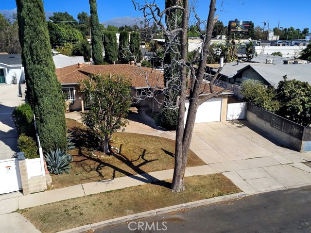 8320 Bardwell Ave. photo 27