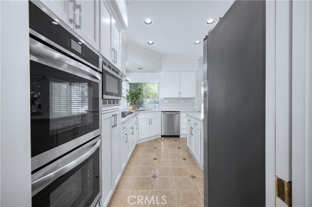 Detail Gallery Image 6 of 28 For 11 Somerset, Trabuco Canyon,  CA 92679 - 4 Beds | 3 Baths