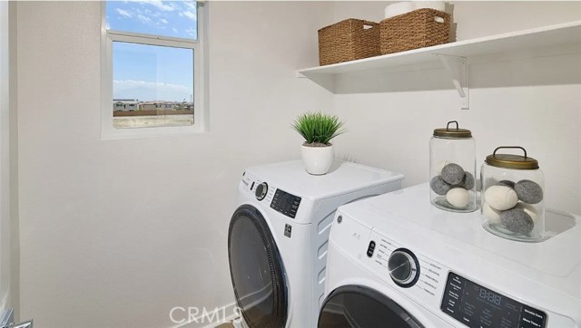 Detail Gallery Image 6 of 15 For 16583 Bottlebrush Ln #1,  Fontana,  CA 92336 - 3 Beds | 2 Baths