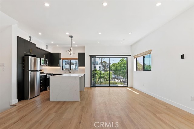 2633 S Cochran Avenue, Los Angeles CA: https://media.crmls.org/medias/5b548753-8151-44d5-8ac9-0faf8542194a.jpg