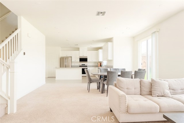 Detail Gallery Image 2 of 12 For 4010 E Catalina St, Ontario,  CA 91761 - 5 Beds | 3 Baths