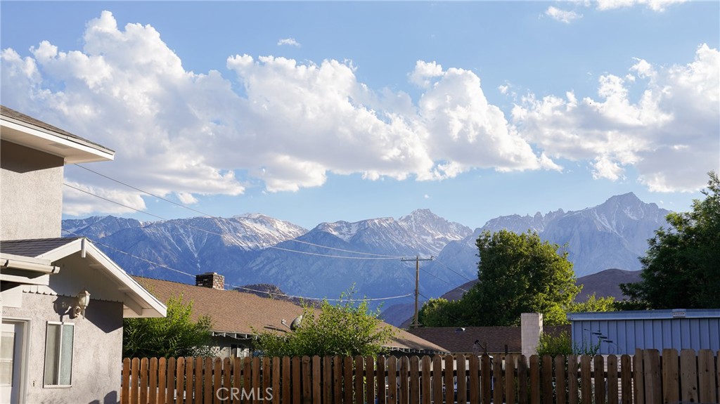 https://media.crmls.org/medias/5b54f391-75ec-468a-8122-6cae561723e7.jpg?preset=X-Large