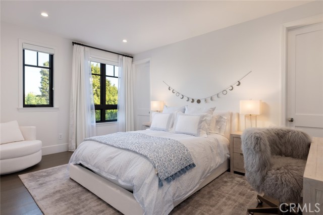 5b550241 8725 4fb5 B08b 6d94c12aed5c