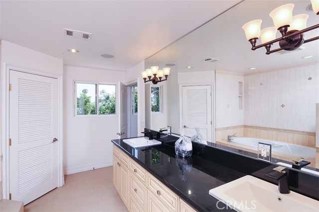 801 S Michillinda Avenue, Pasadena CA: https://media.crmls.org/medias/5b56bab4-3e24-4e17-9c1e-2115b32e2f54.jpg