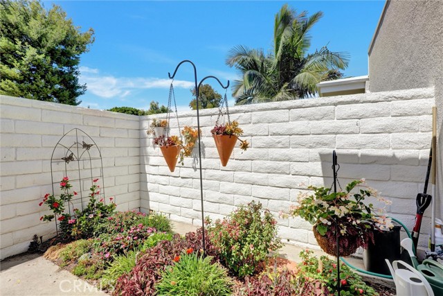 2123 Ronda Granada, Laguna Woods CA: https://media.crmls.org/medias/5b578a3f-7459-4688-9cea-dc87d544367e.jpg