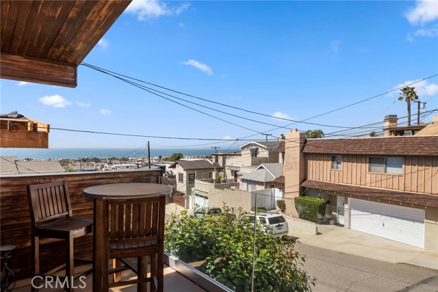 1214 1st Place, Hermosa Beach, California 90254, 3 Bedrooms Bedrooms, ,1 BathroomBathrooms,Residential,Sold,1st,SB22050988