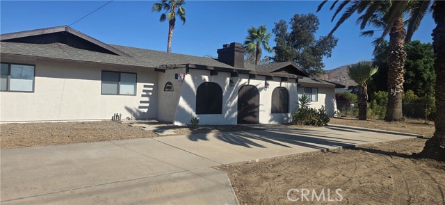 Detail Gallery Image 1 of 23 For 10815 Citrus Ave, Fontana,  CA 92337 - 4 Beds | 3 Baths