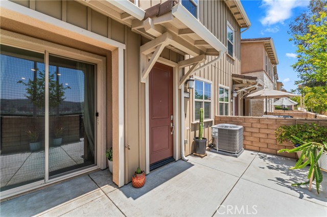 Detail Gallery Image 24 of 31 For 22730 Harmony Dr, Saugus,  CA 91350 - 2 Beds | 2/1 Baths