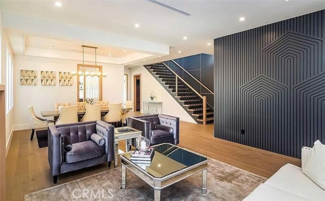 4923 Rhodes Avenue, Valley Village CA: https://media.crmls.org/medias/5b58cf70-3b09-445e-9b5a-4c11571dc119.jpg