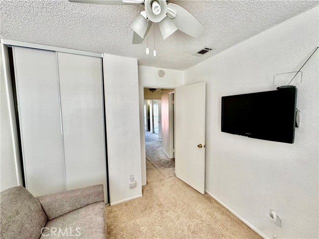 11308 Sherwood Court, Fontana CA: https://media.crmls.org/medias/5b58faee-a32b-4008-bed2-48600704f3b8.jpg