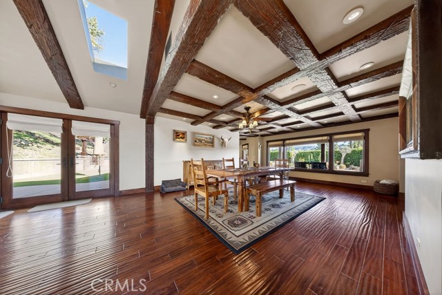 Detail Gallery Image 24 of 64 For 11159 Mcvine, Sunland,  CA 91040 - 4 Beds | 4 Baths