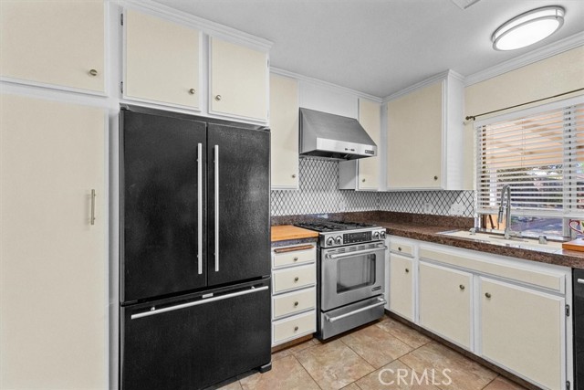 Detail Gallery Image 17 of 63 For 2078 Woodlawn, Corona,  CA 92882 - 3 Beds | 2 Baths