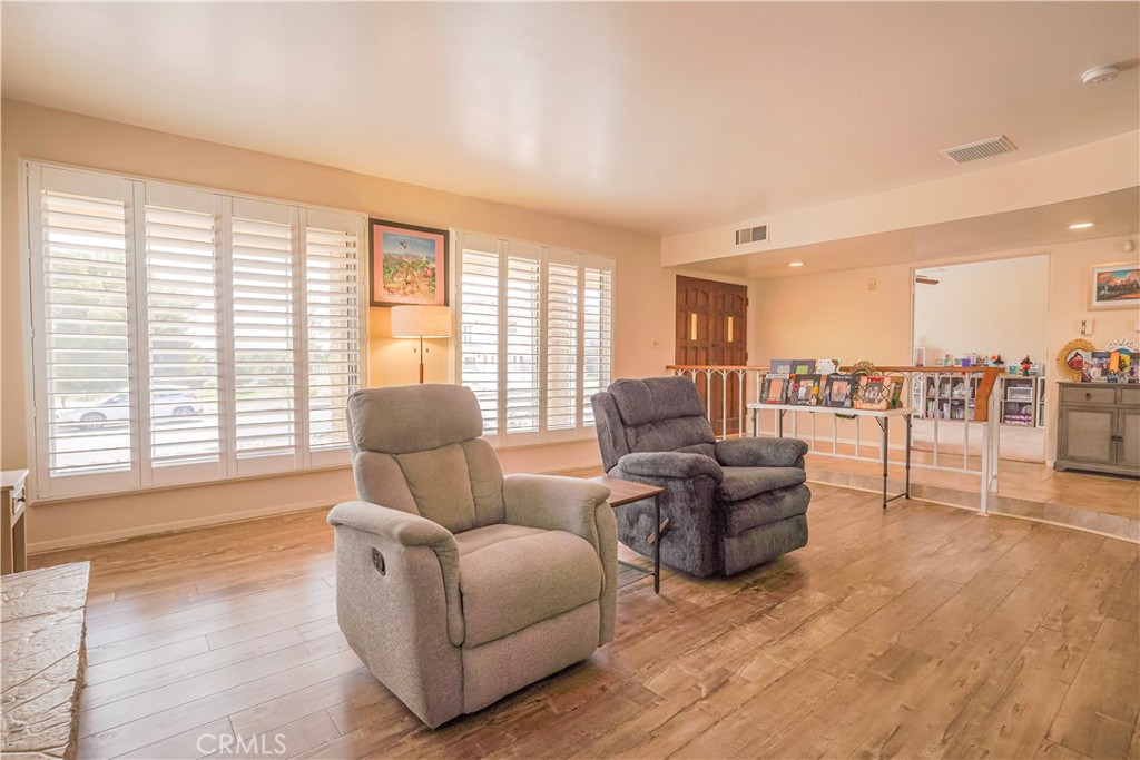 MLS #IV25233834 image #6