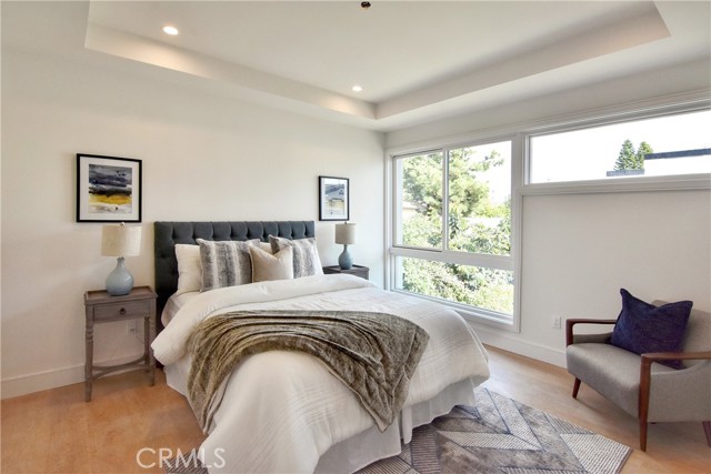Detail Gallery Image 10 of 18 For 189 S Allen Ave #1,  Pasadena,  CA 91106 - 4 Beds | 3/1 Baths