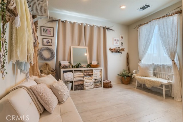 4765 Falconview Court, Fontana CA: https://media.crmls.org/medias/5b5b685b-e2be-4e96-b6a5-cc06c4477485.jpg