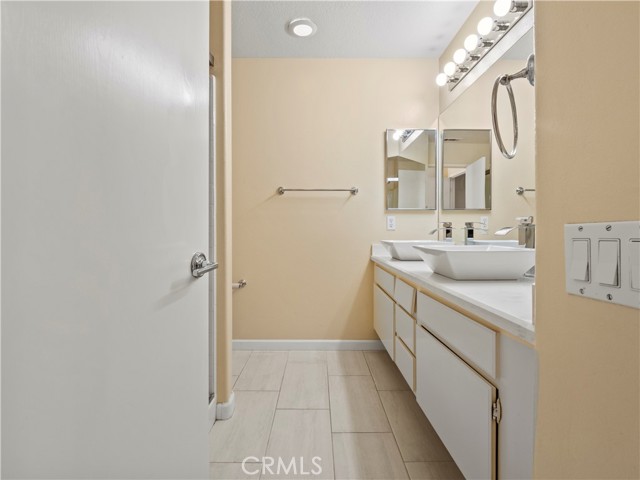 Detail Gallery Image 17 of 20 For 27024 Wolf Creek Trl #22,  Valencia,  CA 91354 - 2 Beds | 2 Baths